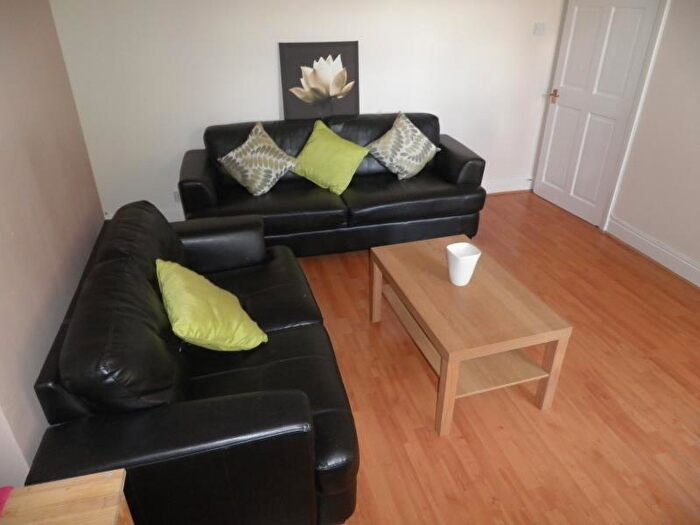 2 Bedroom Apartment To Rent In Chillingham Road, NE6