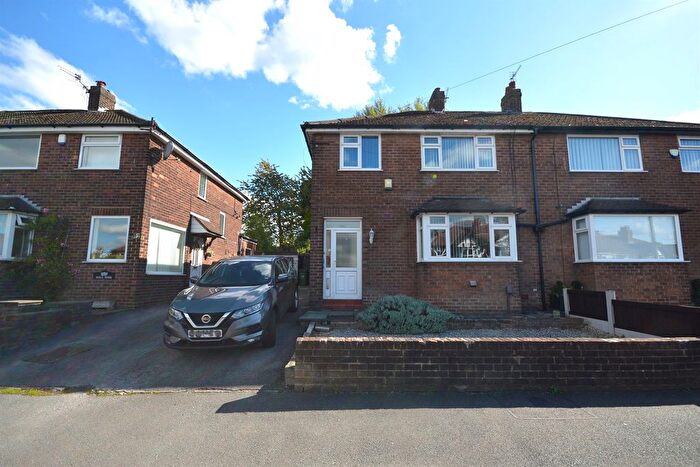 4 Bedroom Semi-Detached House For Sale In Kingsleigh Road, Heaton Mersey, SK4