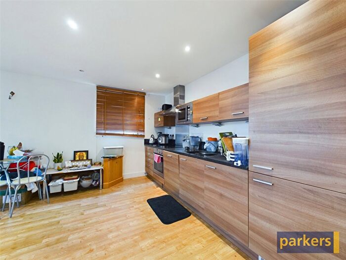 1 Bedroom Flat For Sale In Merchants Place, Reading, Berkshire, RG1
