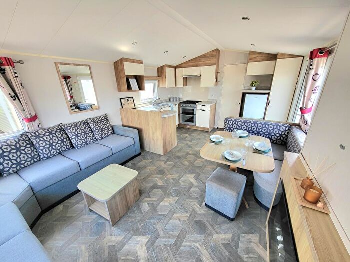 2 Bedroom Caravan For Sale In Two Bed Willerby Rio Gold (), Snettisham Holiday Park, Snettisham, Kings Lynn, Norfolk, PE31