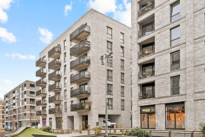 1 Bedroom Apartment For Sale In Suntrap Court, Rookwood Way, London, E3