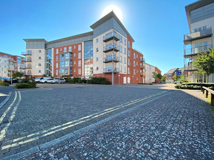 2 Bedroom Flat To Rent In Avenel Way, BH15