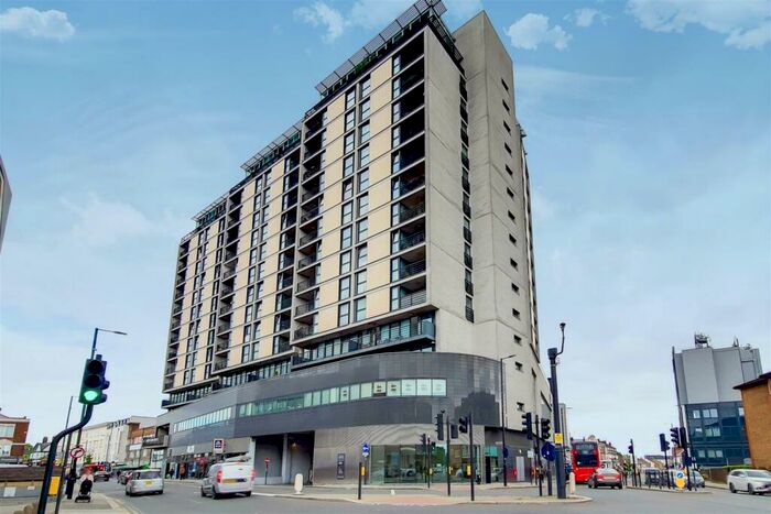 2 Bedroom Apartment To Rent In Kingsway, Tally Ho, North Finchley, N12