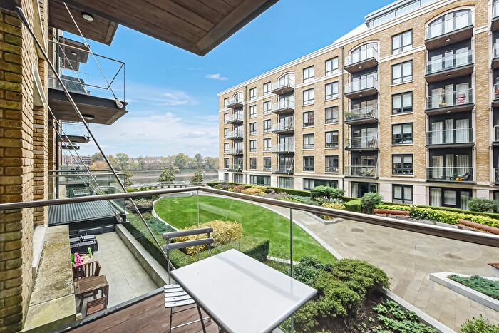 2 Bedroom Flat To Rent In Parr's Way, Hammersmith, W6