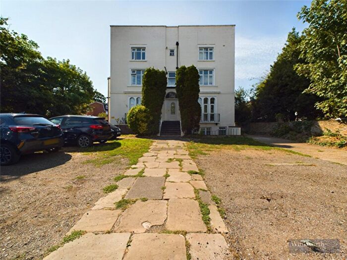 Apartment To Rent In Ewell Road, Surbiton, KT6