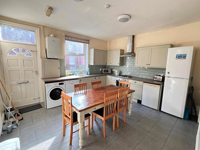 5 Bedroom Terraced House To Rent In Langdale Terrace, Headingley, Leeds, West Yorkshire, LS6