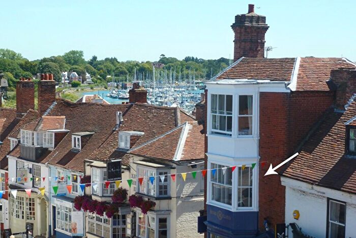 2 Bedroom Flat For Sale In High Street, Lymington, Hampshire, SO41