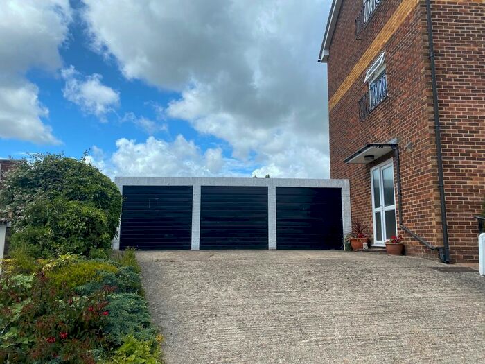 Studio To Rent In Edward Street, Southborough, Tunbridge Wells, TN4