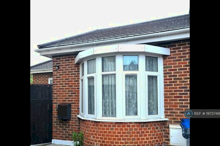 2 Bedroom Bungalow To Rent In Elsrick Avenue, Morden, SM4