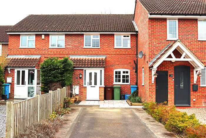 3 Bedroom Terraced House For Sale In Juniper Road, Farnborough, GU14