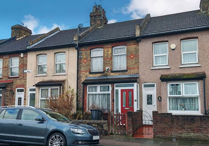 3 Bedroom Terraced House For Sale In Cecil Road, Gravesend, Kent, DA11