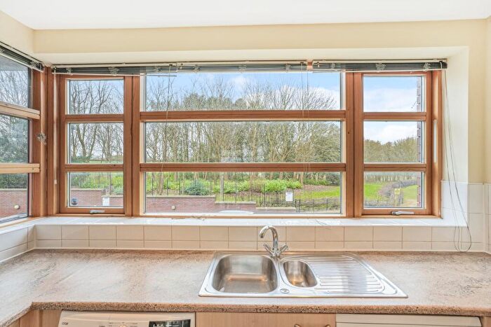 4 Bedroom Town House To Rent In Glenstal Place, Campbell Park, Milton Keynes, MK9