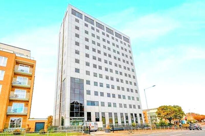 1 Bedroom Flat For Sale In Flat Highbanks, Southchurch Avenue, Southend-On-Sea, SS1