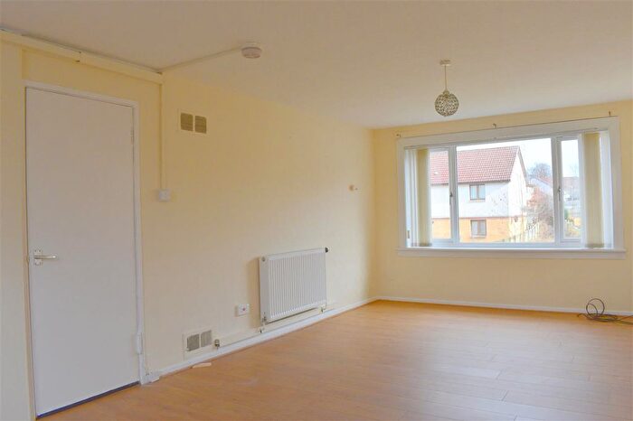 2 Bedroom Flat To Rent In Carwadric Road, Thornliebank, Glasgow, G46