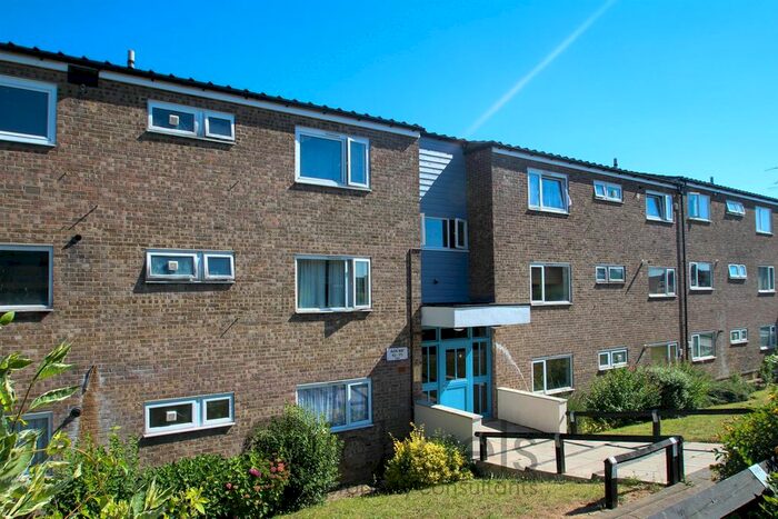 3 Bedroom Flat To Rent In Avon Way, Colchester, CO4