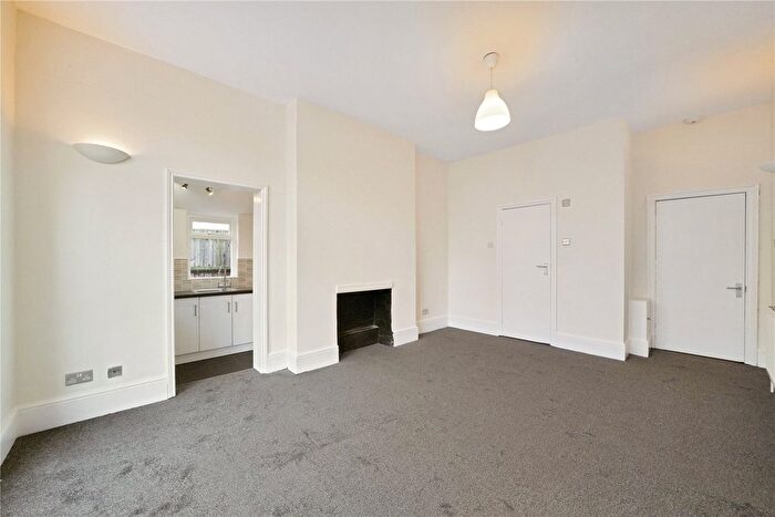 2 Bedroom Flat To Rent In Cranhurst Road, Willesden Green, NW2