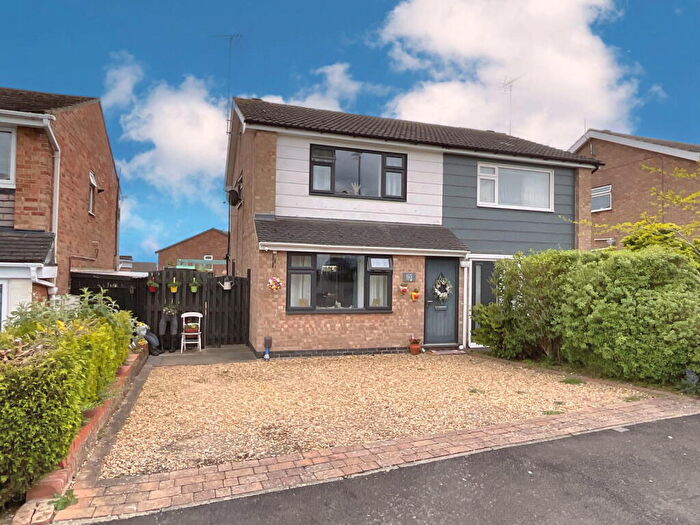 3 Bedroom Semi-Detached House For Sale In Arden Way, Market Harborough, LE16