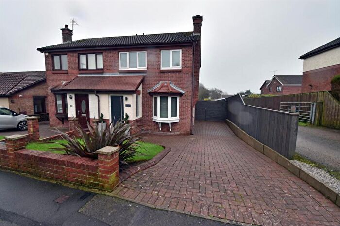 3 Bedroom Semi Detached House For Sale In Ramsay Drive, Ferryhill, DL17