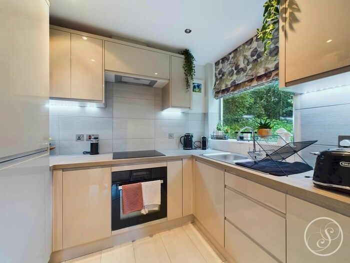 2 Bedroom Flat To Rent In Stainbeck Lane, Chapel Allerton, Leeds, LS7