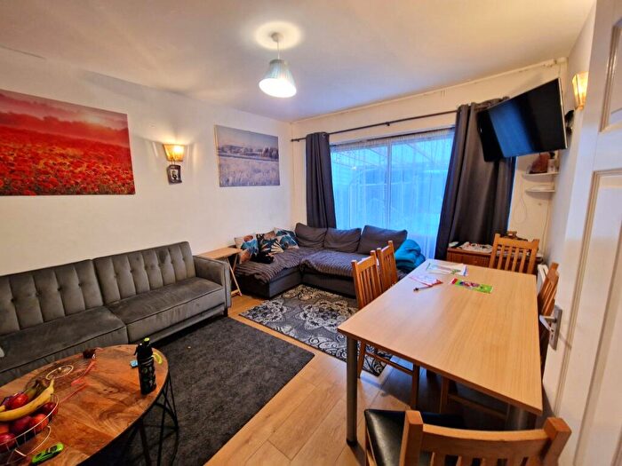 3 Bedroom End Of Terrace House To Rent In Christchurch Avenue, Harrow, Middlesex, HA3