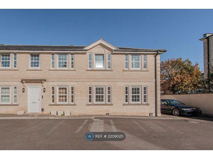 2 Bedroom Flat To Rent In Horstmann Close, Bath, BA1