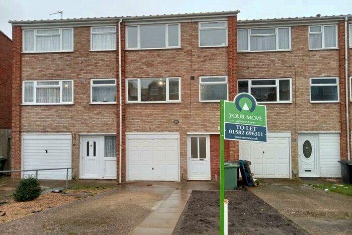 3 Bedroom Property To Rent In Jardine Way, Dunstable, LU5