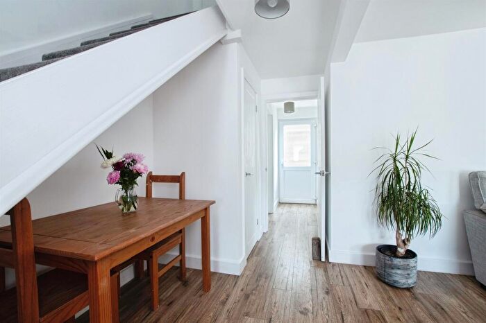 3 Bedroom End Of Terrace House For Sale In Moreys Close, West Lulworth, Wareham, BH20 - Photo 12