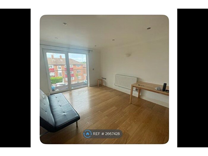 2 Bedroom Flat To Rent In Cedarwood Place, London, DA14