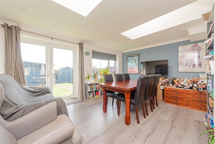 3 Bedroom Semi-Detached House For Sale In Tern Crescent, Rochester, Kent, ME2