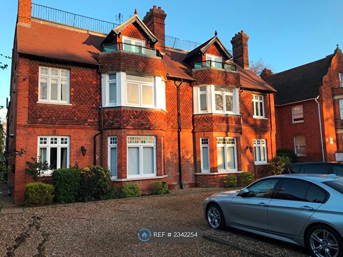 2 Bedroom Flat To Rent In Hartingdon House, Cambridge, CB2