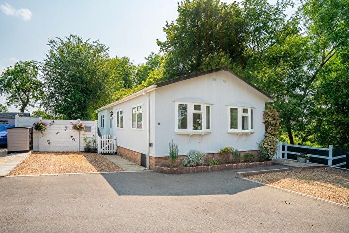 2 Bedroom Mobile/park Home For Sale In Ebor Park, Appleton Roebuck, York, YO23