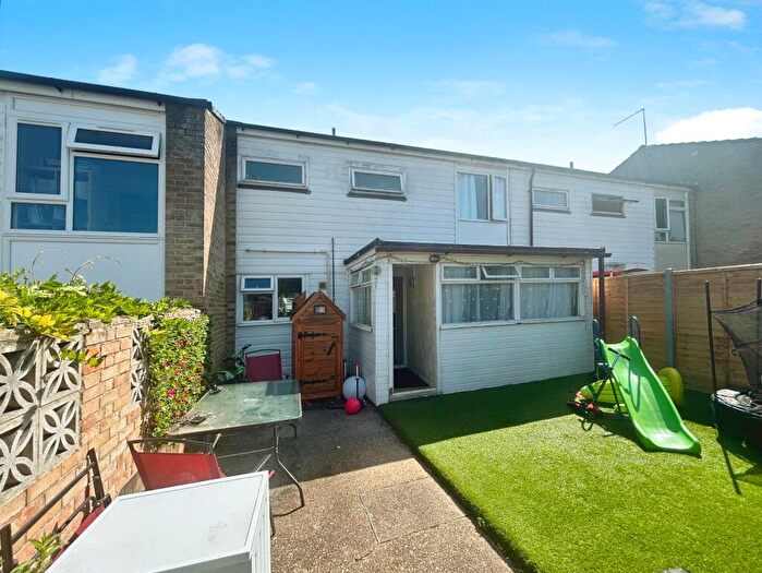 3 Bedroom Terraced House For Sale In Brading Close, Southampton, SO16