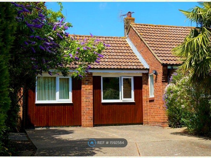 2 Bedroom Semi-Detached House To Rent In Glen Iris Close, Canterbury, CT2