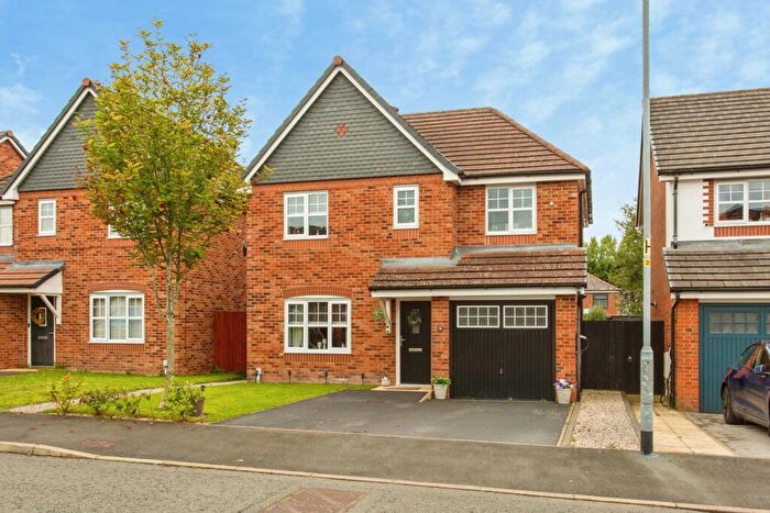 4 Bedroom Detached House For Sale In Sycamore Gardens, Leyland, Lancashire, PR25