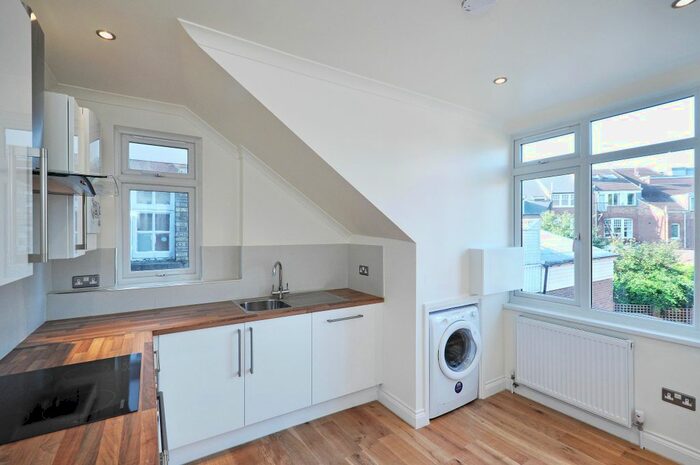 1 Bedroom Flat To Rent In Muswell Hill Broadway, London N10