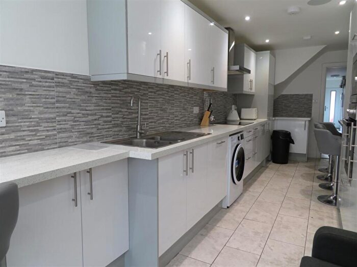 6 Bedroom House To Rent In Margate Road, Southsea, PO5