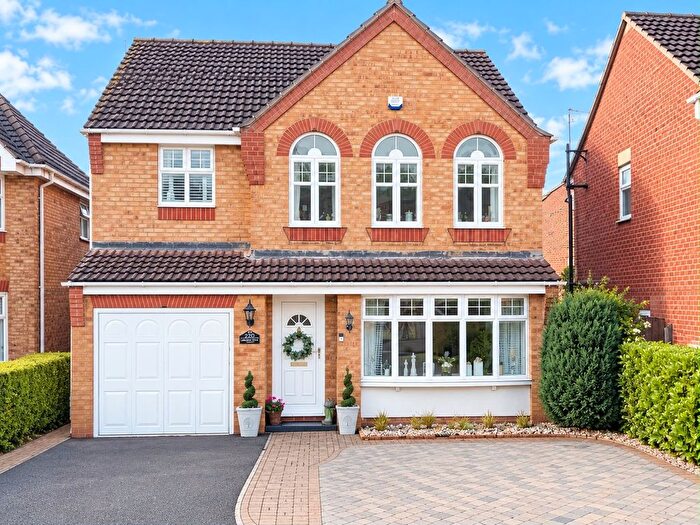 4 Bedroom Detached House For Sale In Chatsworth Avenue, Pontefract, WF8