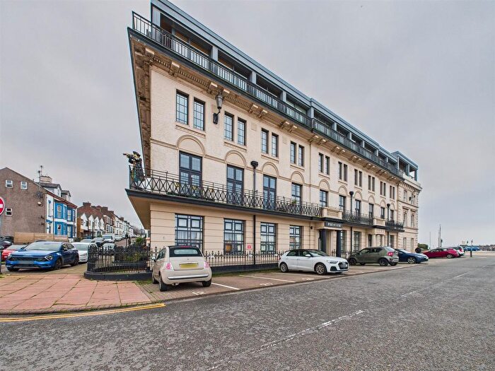 1 Bedroom Flat For Sale In Tower Promenade, Wallasey, CH45