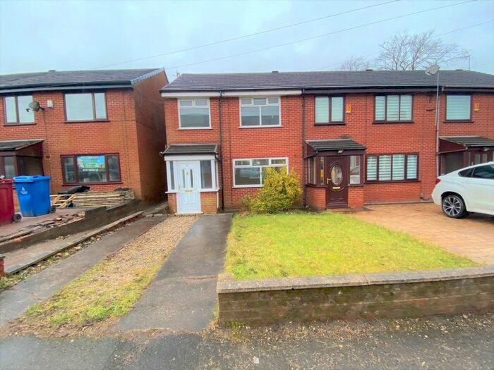 3 Bedroom Terraced House To Rent In Langham Road, Blackburn, BB1