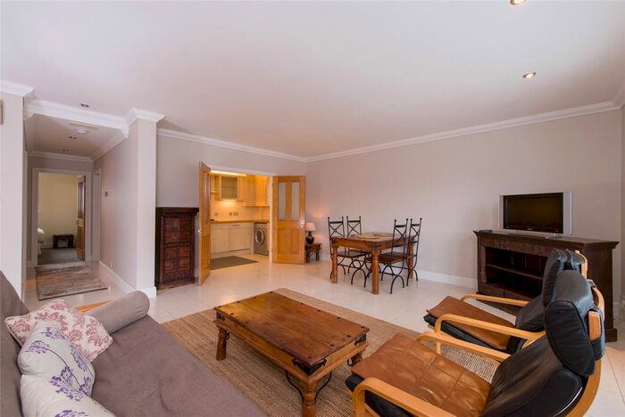 2 Bedroom Flat To Rent In Prince Of Wales Terrace, Chiswick, W4