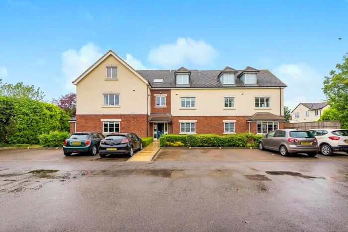 2 Bedroom Flat To Rent In Buckingham Road, Midsummer Place, OX26