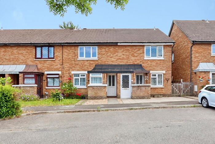 1 Bedroom Flat For Sale In Boveridge Gardens, Muscliff, Bournemouth, Dorset, BH9