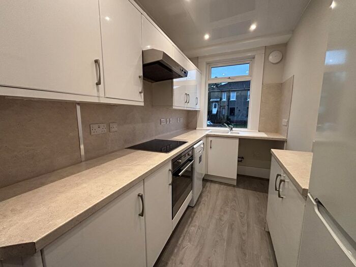2 Bedroom Flat To Rent In Glenprosen Terrace, Dundee, DD3