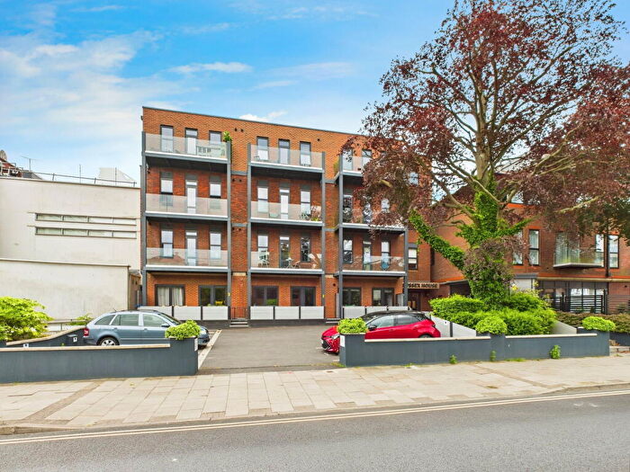 2 Bedroom Flat For Sale In Sussex House, North Street, RH12