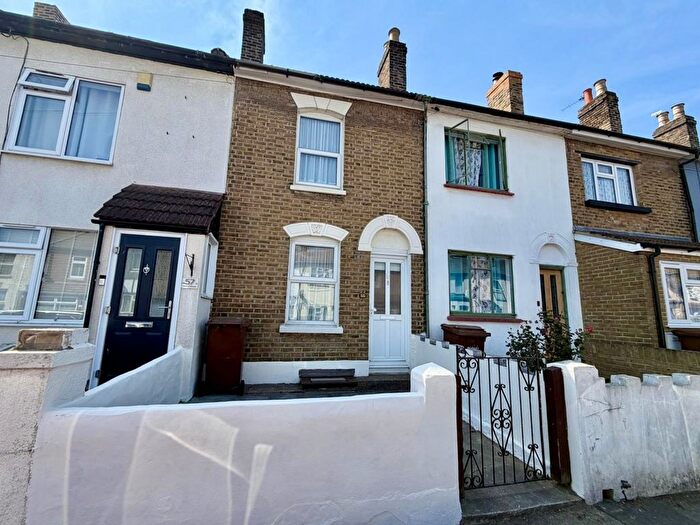 2 Bedroom Terraced House For Sale In Stafford Street, Gillingham, ME7
