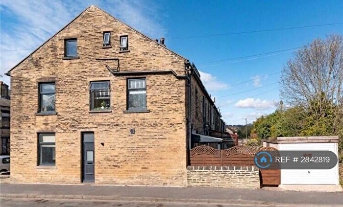 3 Bedroom End Of Terrace House To Rent In Ashgrove, Bradford, BD10