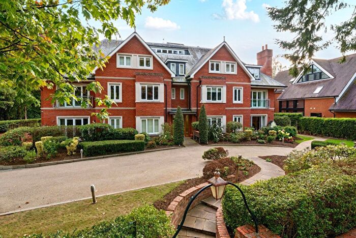 3 Bedroom Flat For Sale In Gower Road, Weybridge, KT13