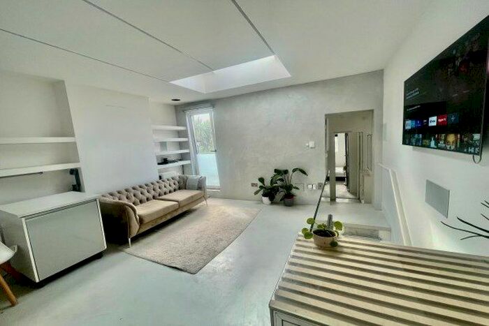 2 Bedroom Flat To Rent In Malton Street, London, SE18