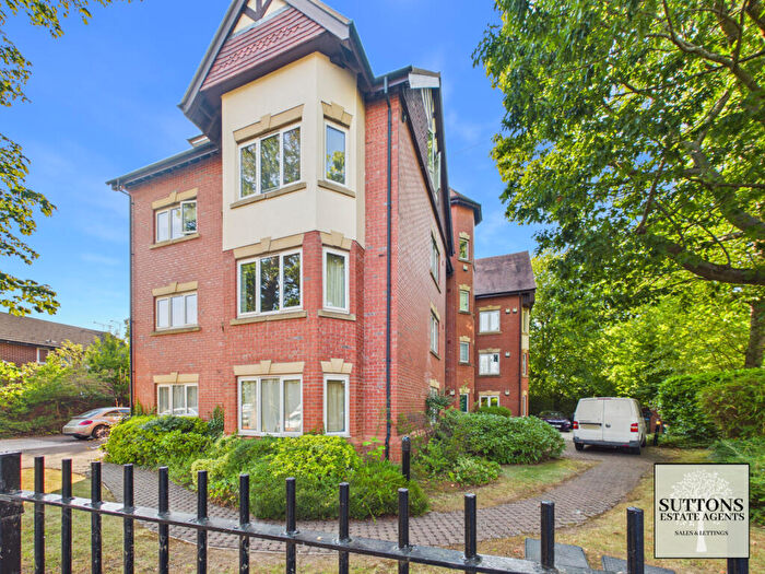 3 Bedroom Flat For Sale In Earlsdon House, Earlsdon Avenue South, Coventry, CV5