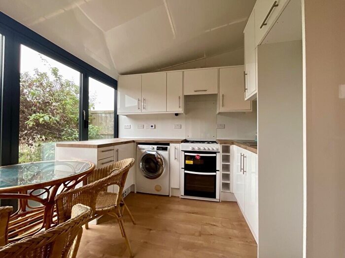 3 Bedroom Semi-Detached House To Rent In Chedworth Road, Lincoln, LN2